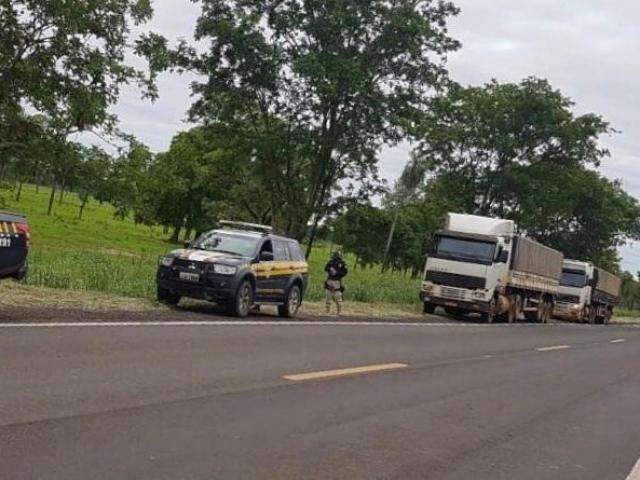 Dupla &eacute; presa com R$ 5 milh&otilde;es em cigarros contrabandeados 