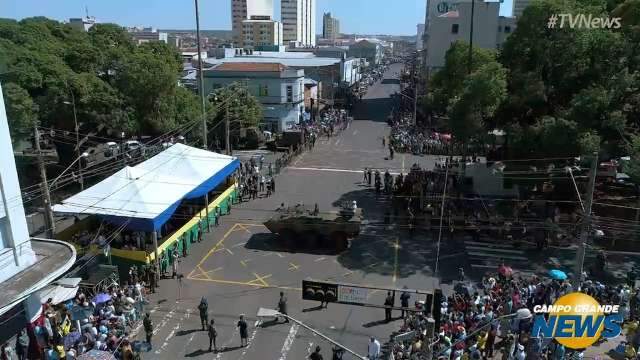 Parada militar &eacute; op&ccedil;&atilde;o de entretenimento para fam&iacute;lias no feriado na Capital