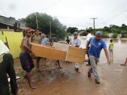  Chuva deixa zona rural em situação crítica em Ribas do Rio Pardo