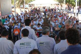 Centenas de pessoas acompanharam a solenidade inauguração. (Foto: Simão Nogueira)