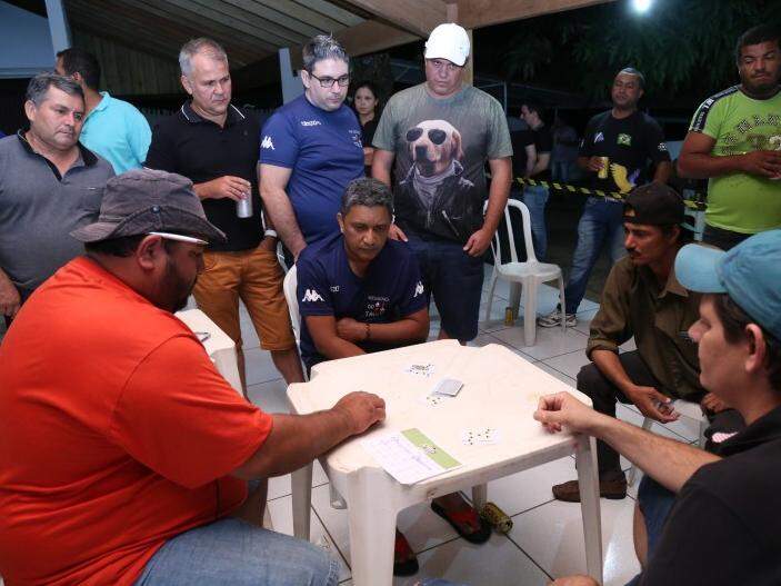 Como Criar Uma Mesa De Forma Fácil - Truco Brasil 