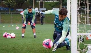 Goleiro Fábio não poderá jogar e Rafael ganha oportunidade na competição (Foto: Cruzeiro/Divulgação)