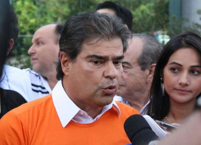Justi&ccedil;a eleitoral defere registro de Delc&iacute;dio, Evander e Nelsinho Trad