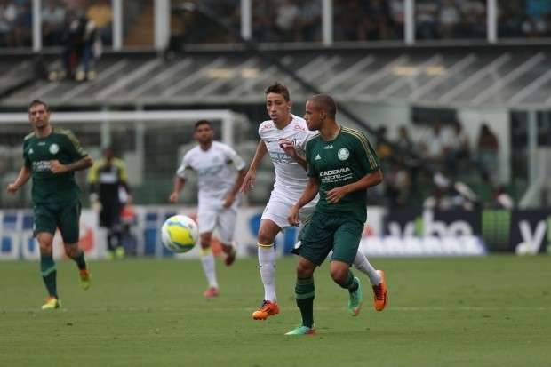 Santos vence Palmeiras por 2 a 1 na Vila Belmiro e avan&ccedil;a como l&iacute;der na 1&ordf; fase