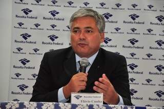 Delegado da Receita Federal, Flávio, disse que a expectativa é receber 4% a mais que no ano passado.  (Foto: João Garrigó) 
