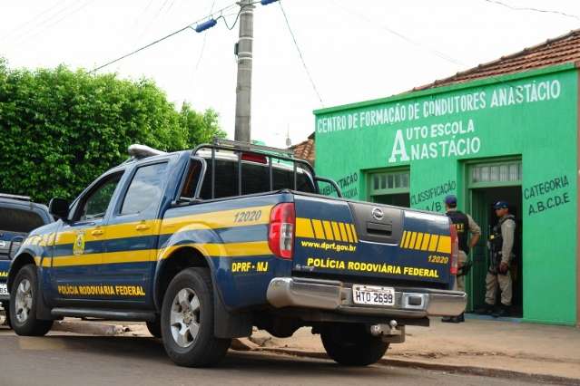 Detran fecha autoescolas denunciadas por fraudes em CNH 
