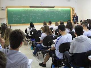Alunos em sala de aula do Colégio Classe A (Foto: Marina Pacheco)