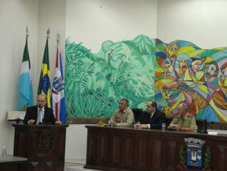 Secretário Wantuir Jacini durante a solenidade de instalação do Gabinete de Fronteira, em Ponta Porã. (Foto: Divulgação)