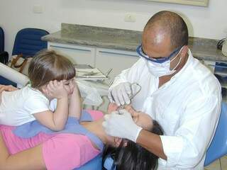 O ortodentista Carlos Magno orienta que a saúde da boca seja sempre tratada por um especialista, de acordo também com a faixa etária do paciente (Foto: Arquivo pessoal)