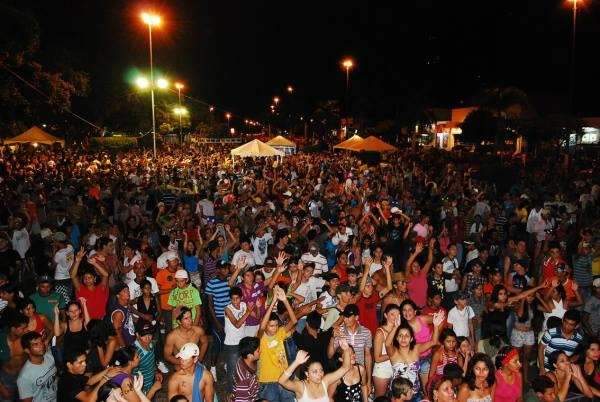 Depois de recomenda&ccedil;&atilde;o, Justi&ccedil;a suspende Carnaval sob pena de multa