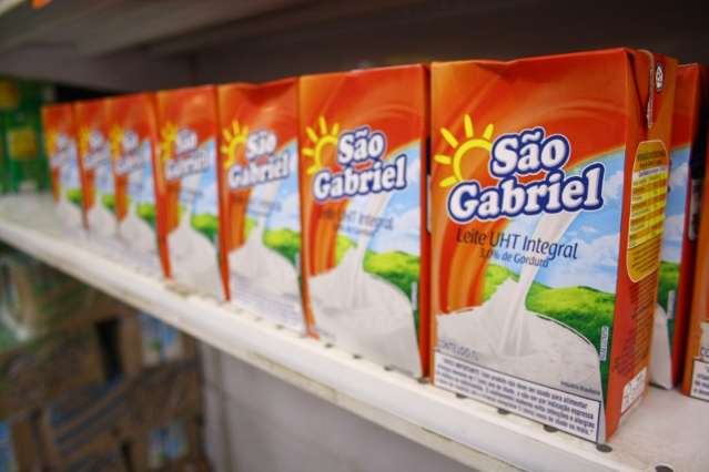 Leite aumenta 18%, mas consumo menor deve frear novas altas