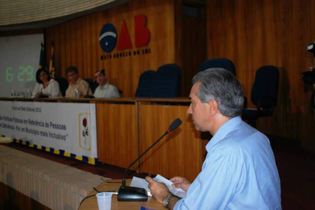  Sem Vander e Bernal, candidatos debatem inclus&atilde;o durante f&oacute;rum
