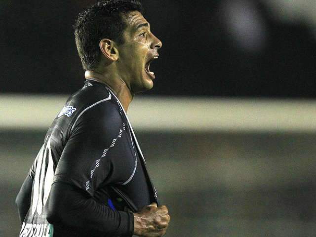  Vasco vence Lan&uacute;s por 2 a 1 pelas oitavas da Copa Libertadores