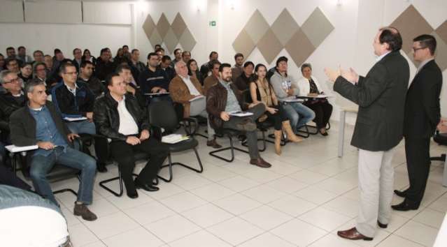 Governo capacita t&eacute;cnicos para fiscalizar andamento de obras p&uacute;blicas