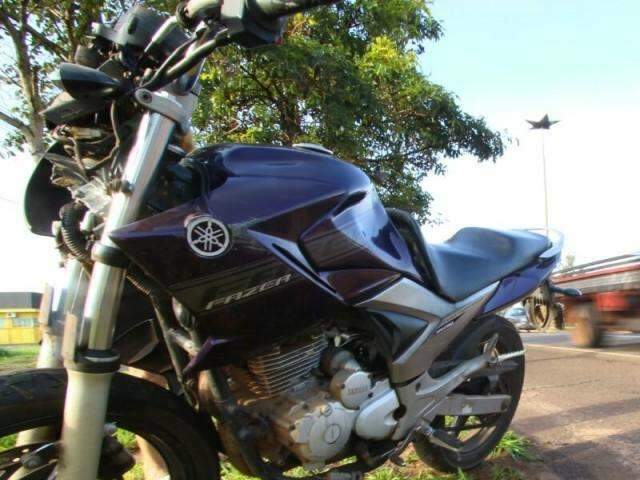 Pais sofrem acidente de moto com beb&ecirc; de 1 ano e 8 meses na garupa 