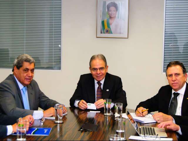  Andr&eacute; confirma na Infraero amplia&ccedil;&atilde;o do Aeroporto da Capital j&aacute; em 2012