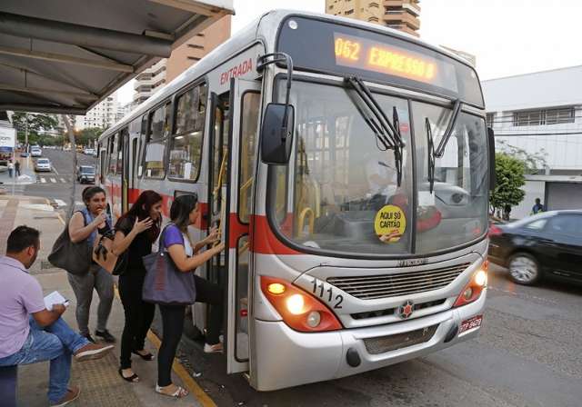 Transporte refor&ccedil;a frota, mas quem fizer o Enem deve se preparar para chuva