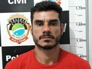 Além de possuir uma extensa ficha criminal, Panziera também estava evadido da prisão. (Foto Divulgação/Defurv) 