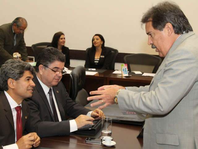 Em sess&atilde;o esvaziada, deputados estaduais n&atilde;o votam projetos