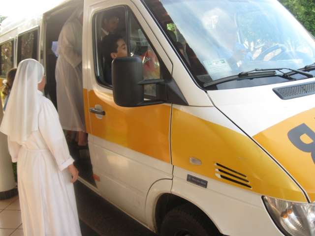 Lar das crian&ccedil;as com Aids faz campanha para comprar &ocirc;nibus e ampliar servi&ccedil;os
