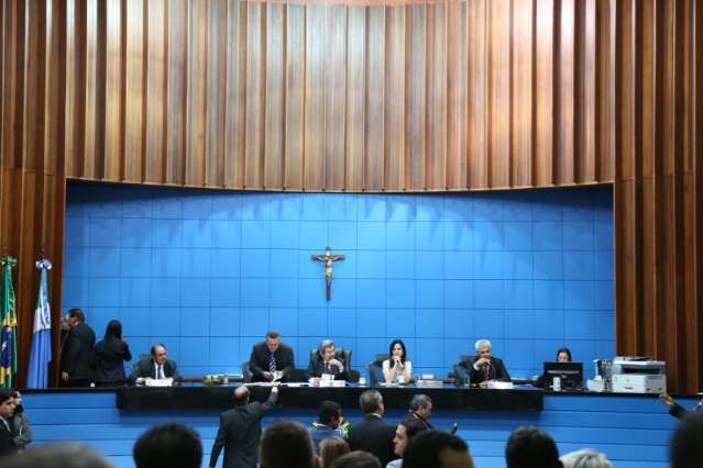 Governo eleva ICMS sobre bebidas e cosm&eacute;ticos e pode arrecadar R$ 296 mi