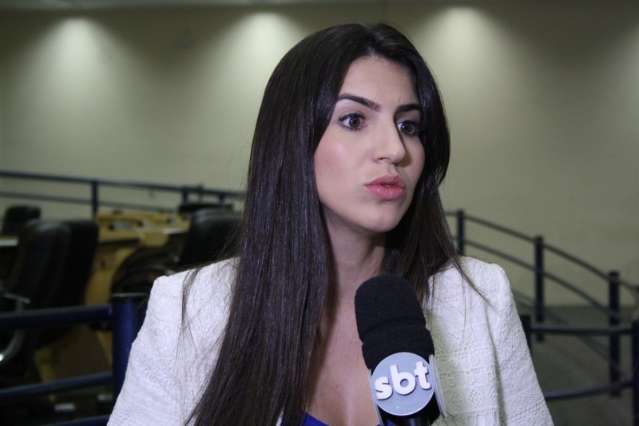 Juliana faz mist&eacute;rio sobre voto, mas cr&ecirc; que Bernal n&atilde;o ser&aacute; cassado