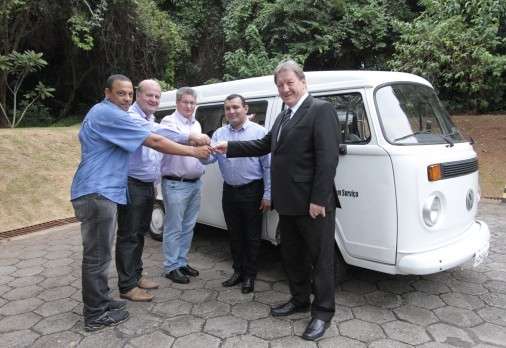 Presidente do TJ entrega ve&iacute;culo para atender crian&ccedil;as ind&iacute;genas