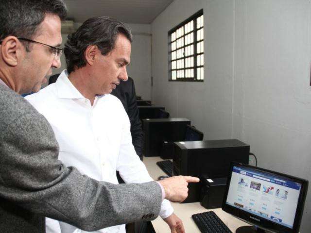 Programa da prefeitura prev&ecirc; 21 centros com computador e 450 cursos gratuitos