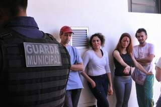 Quatro integrantes do grupo de intervenção foram detidos e encaminhados a delegacia. (Foto: Alcides Neto)