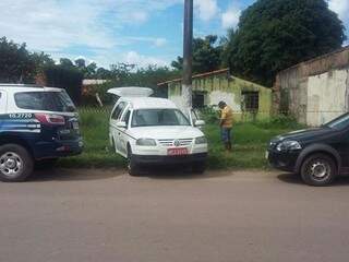 Homem &eacute; encontrado morto e com sinais de apedrejamento em casa abandonada