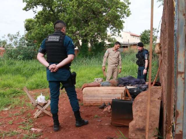 Homem &eacute; encontrado morto em terreno no Nossa Senhora das Gra&ccedil;as 
