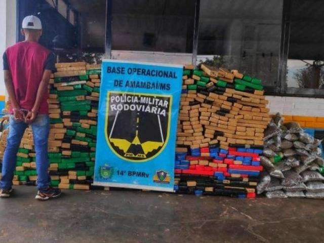 Traficante &eacute; preso em veiculo roubado carregado com 817 kg de maconha 