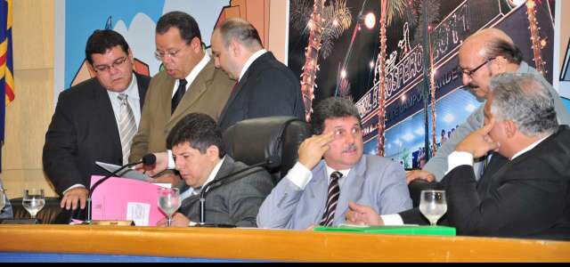  Em enquete na C&acirc;mara, popula&ccedil;&atilde;o n&atilde;o aprova aumento de vereadores