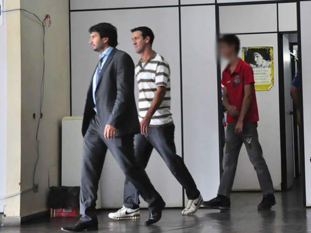  Adolescente diz &agrave; Pol&iacute;cia que deu gravata em colega e que ele se feriu ap&oacute;s cair
