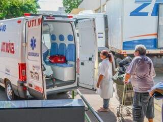 Nessa sexta-feira, depois de 355 dias morando na Santa Casa, eles se despediram do hospital pela janela da ambulância. 