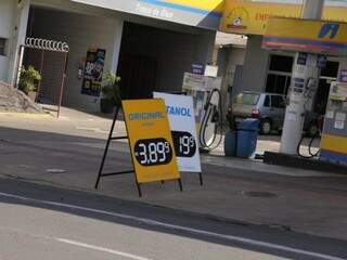 Posto de gasolina da Capital anuncia gasolina a R$ 3,89 (Foto: Kísie Ainoã)