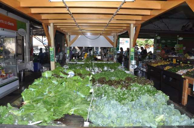 Primavera quente faz consumidor comprar mais frutas e verduras