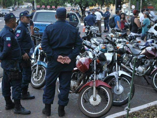 Blitz no Centro apreende 19 motos e dois carros em &#039;dia tranquilo&#039;