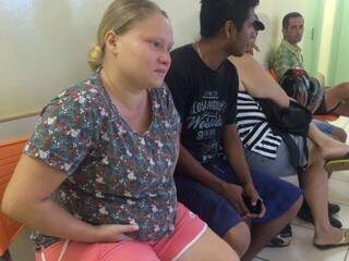 Gestante de 5 meses, Jéssica aguardava atendimento médico na tarde desta quarta (22), na Vila Almeida. (Foto: Anahi Gurgel)