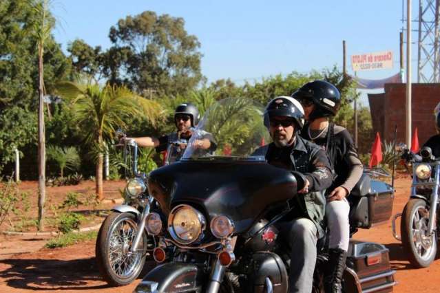 Banda faz encontro de Moto Clubes com rock madrugada adentro