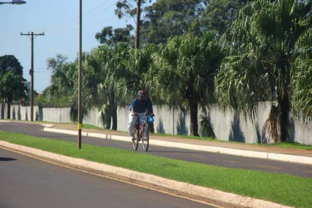 Ciclovia ajuda, d&aacute; sensa&ccedil;&atilde;o de seguran&ccedil;a, mas &eacute; preciso aten&ccedil;&atilde;o