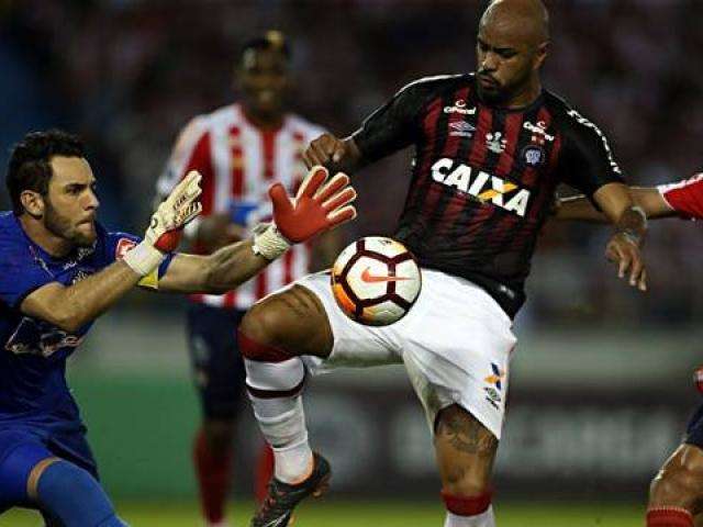 Atl&eacute;tico-PR sai na frente, mas Junior Barranquilla alcan&ccedil;a empate em 1 a 1