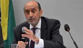 Advogado deixa defesa de Delc&iacute;dio no Conselho de &Eacute;tica do Senado