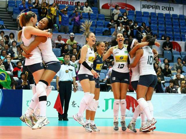  De virada, sele&ccedil;&atilde;o feminina derrota S&eacute;rvia na Copa do Mundo de v&ocirc;lei