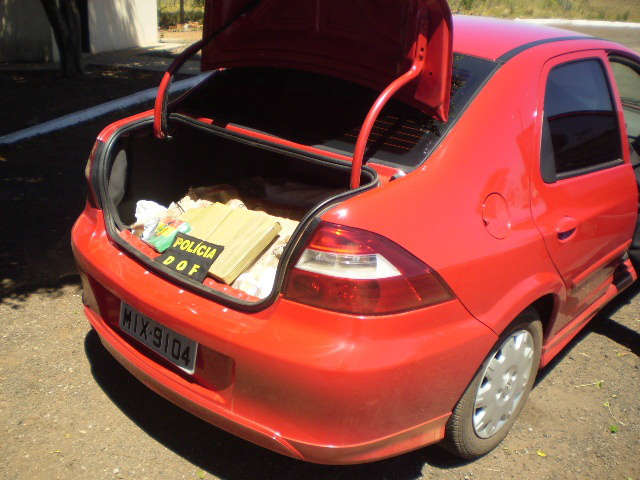  Homem &eacute; preso com 140 quilos de maconha e por&ccedil;&otilde;es de coca&iacute;na na BR-463