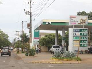 Preço dos combustíveis em Dourados está entre os três maiores de MS (Foto: Helio de Freitas/Arquivo)