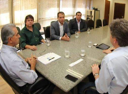 Governador garante apoio para constru&ccedil;&atilde;o da 1&ordf; zona de exporta&ccedil;&atilde;o