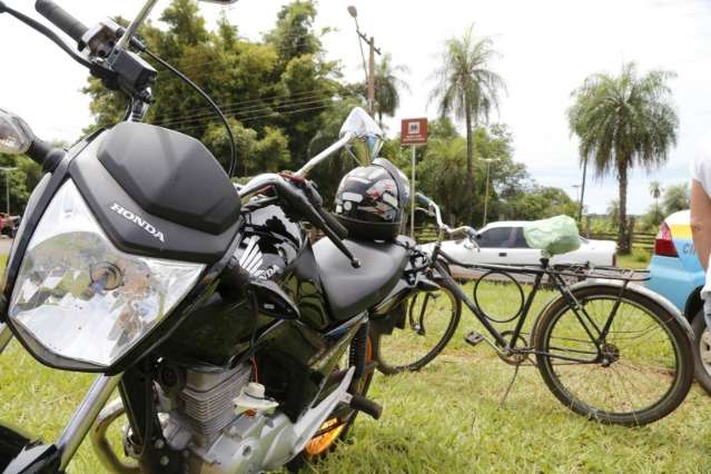  Idoso de 70 anos fica ferido ap&oacute;s ser atropelado por moto na Guaicurus 