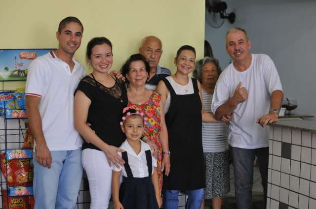 Aos 50 anos, F&aacute;tima j&aacute; atravessou o mundo pelo sonho de ver a filha formada