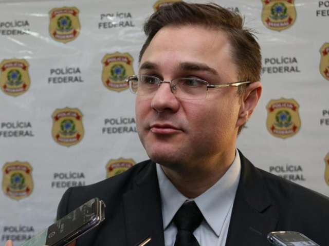 Dois alvos de opera&ccedil;&atilde;o contra golpe milion&aacute;rio est&atilde;o foragidos, diz delegado